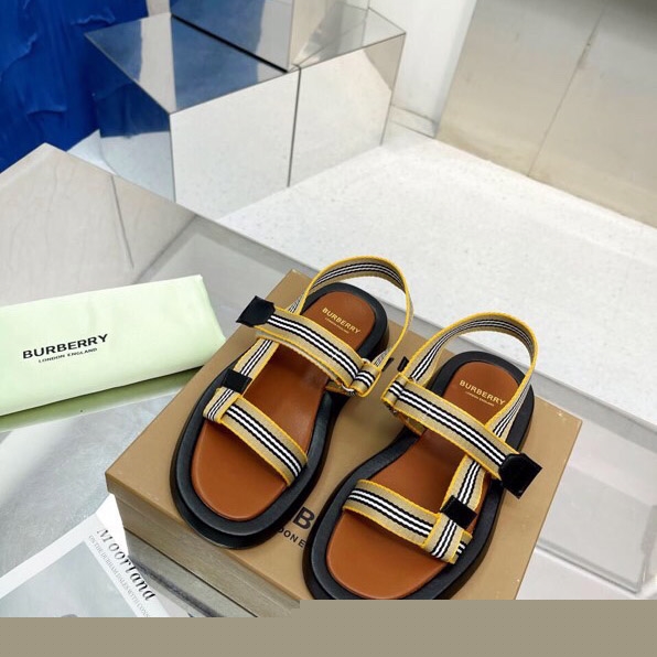 B**rry sandals